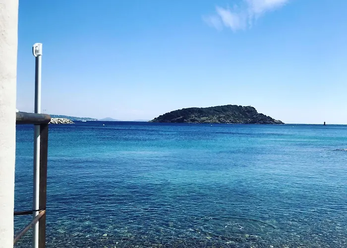 7 Rue Des Poilus * La Ciotat